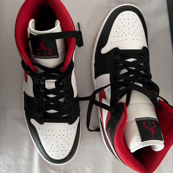Air Jordan 1 Mid - Picture 4 of 4